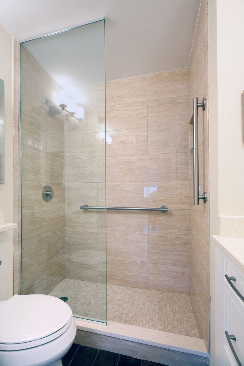 Chicago-lakeshore-high-rise-transitional-bathroom-6678b-1200v