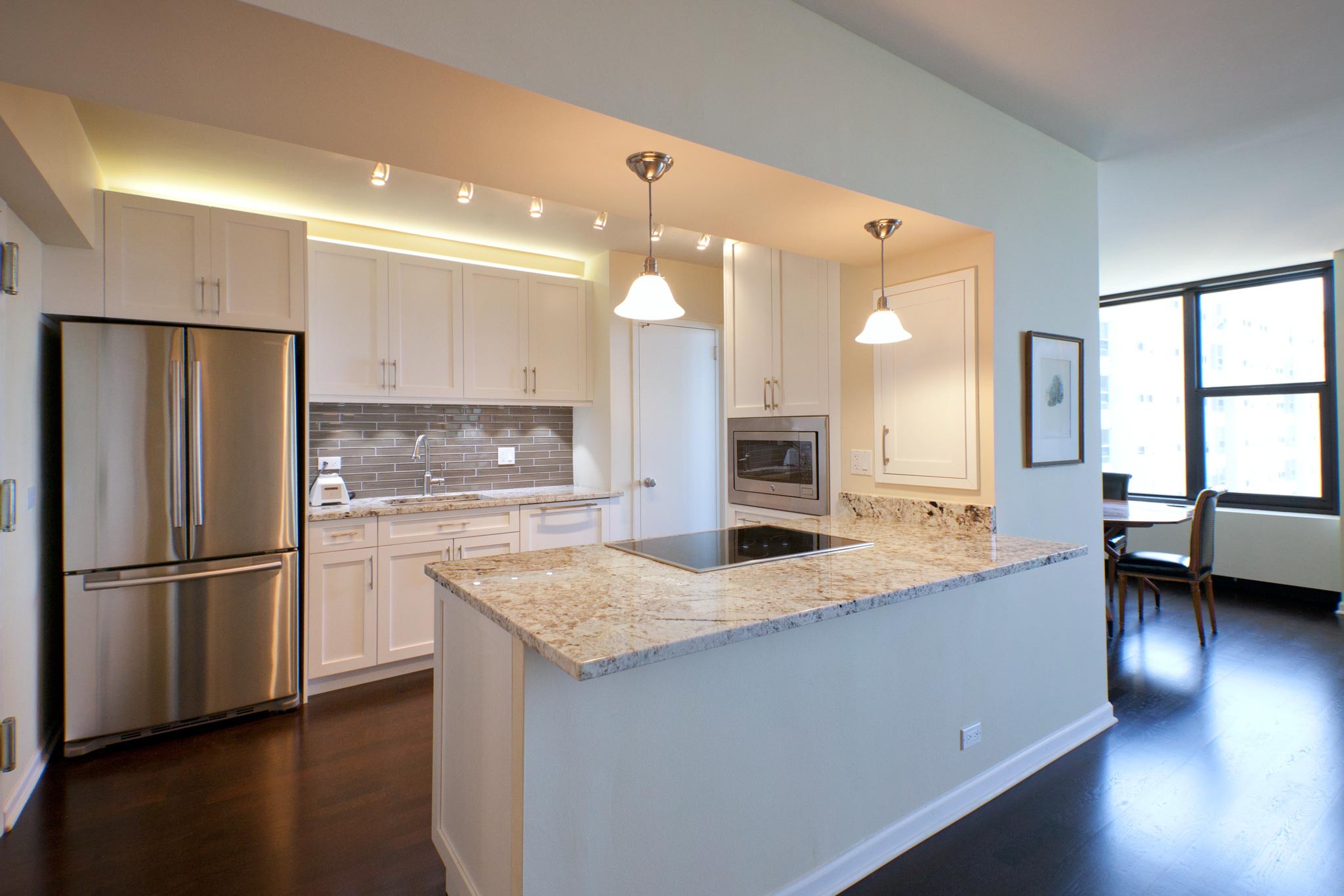 Chicago-lakeshore-high-rise-transitional-kitchen-6632-2048w